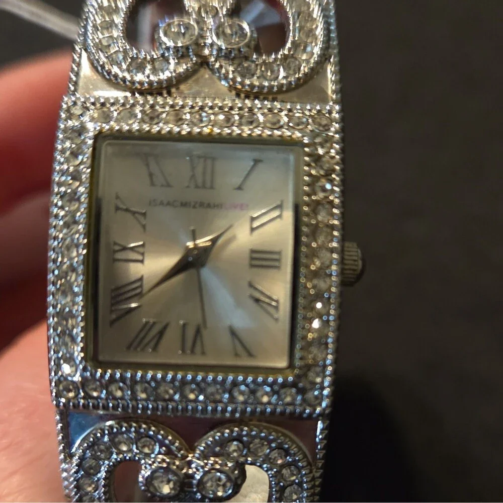 Isaac Mizrahi Live Women's Quartz Wristwatch Silver Roman Numerals Bracelet